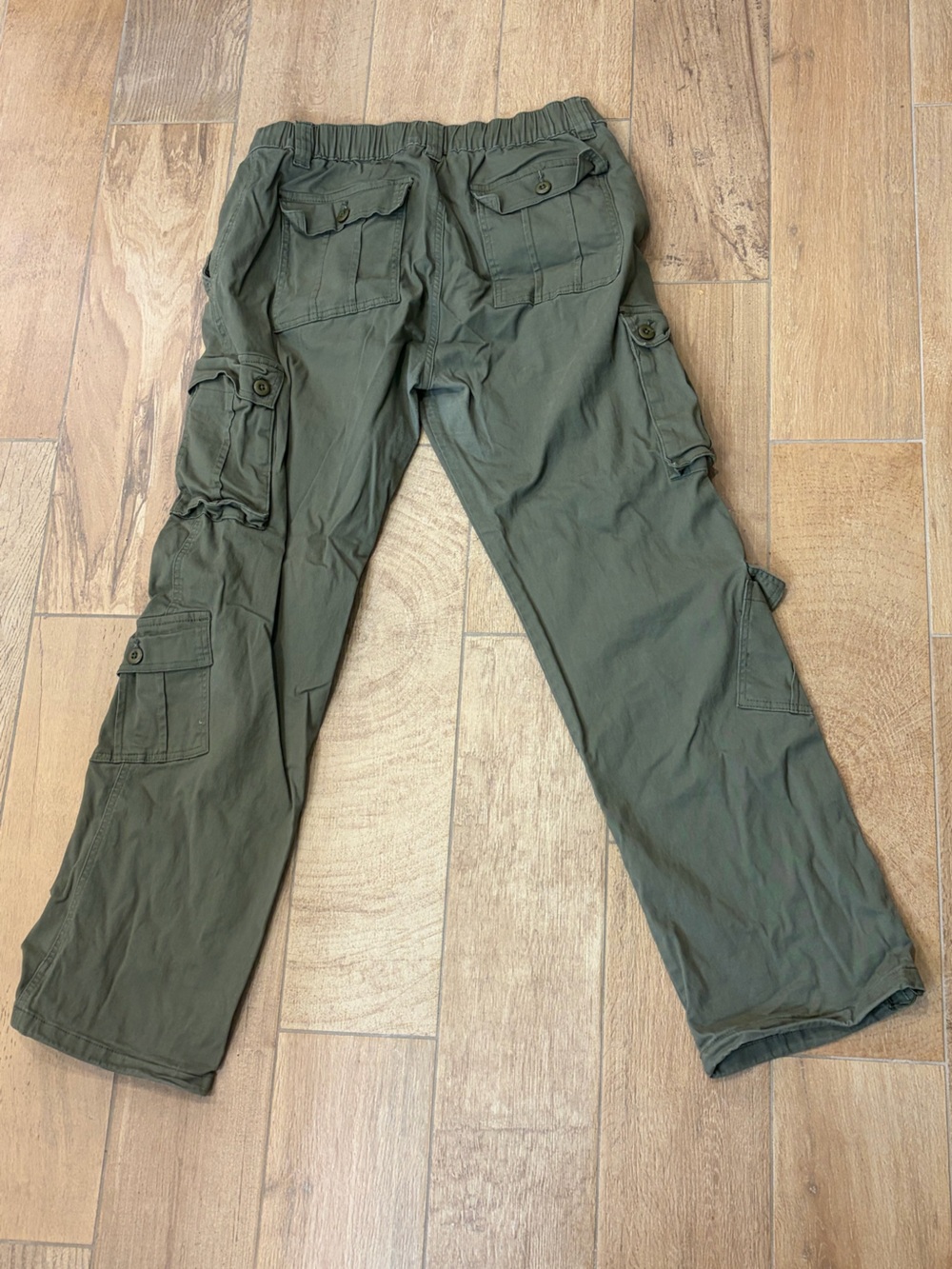Women's Cargo Pants - Olive Green - Picture 4 of 6